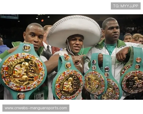 新疆拳手海尼·木拉太艾力力克泰国对手,夺WBC金腰带 新疆拳手海尼·木拉太艾力力克泰国对手,夺WBC金腰带